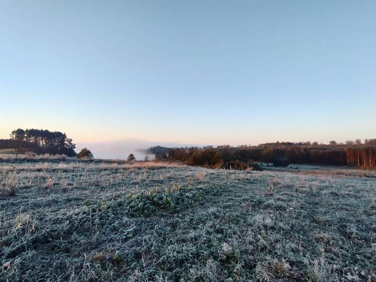 Między Olchami domek nad jeziorem. Noclegi całoroczne. Cisza, spokój. Barczewo Exterior foto